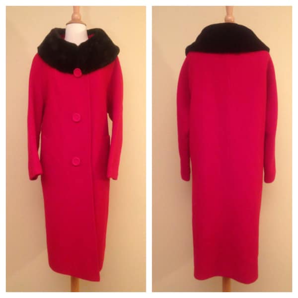 EXCELLENT Condition - Vintage Townley Red Coat with Black Faux Fur Collar - 1950s 1960s Knee Length and Fully Lined Womens Size Large XL