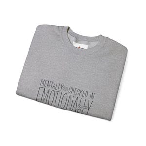 Sweater met ronde hals in vliegtuigmodus | Geestelijke gezondheid Humor, angstig maar functionerend, retro golvende minimalistische afbeelding afbeelding 8