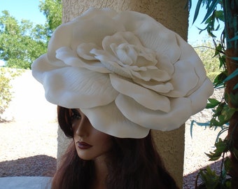 Kentucky Derby hat Ivory