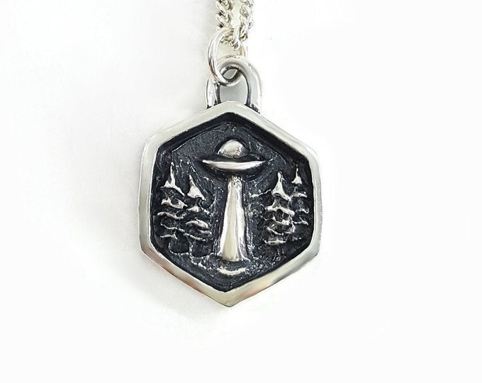 Collier OVNI en argent sterling, collier d'enlèvement extraterrestre en argent, collier à breloques soucoupe volante, pendentif vaisseau spatial extraterrestre, pendentif ovni