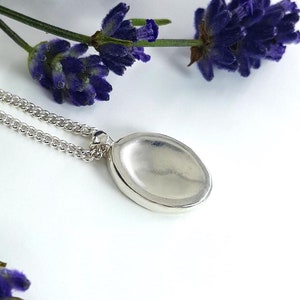 Colgante de piedra de preocupación en plata de ley, collar de piedra de preocupación de plata, regalo hecho a mano para ella, joyería para aliviar el estrés, collar antiansiedad