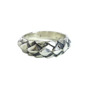 Dragon Scales Ring in Sterling Silver, silver dragon jewelry, bearded dragon ring, silver armor ring, fantasy rings