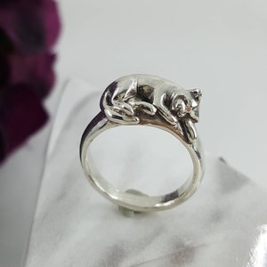 Sleeping Cat Ring in Sterling Silver, silver cat ring, sleeping cat silver, silver cat jewelry, cute cat jewelry, sterling cat ring