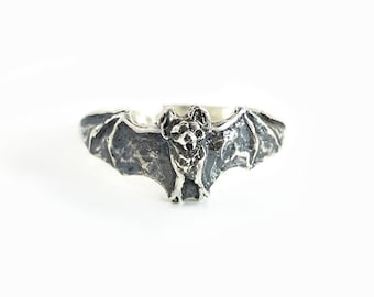 Bat Ring in Sterling Silver, Silver Vampire Bat Ring, Handmade Bat Jewelry, Halloween Rings, Vampire Ring, Halloween jewelry, silver bat