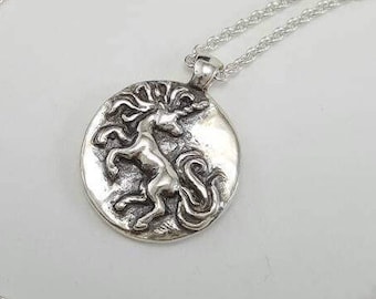 Collana unicorno in argento sterling, ciondolo unicorno d'argento, medaglione unicorno, fascino unicorno d'argento, piccola collana unicorno d'argento, gioielli