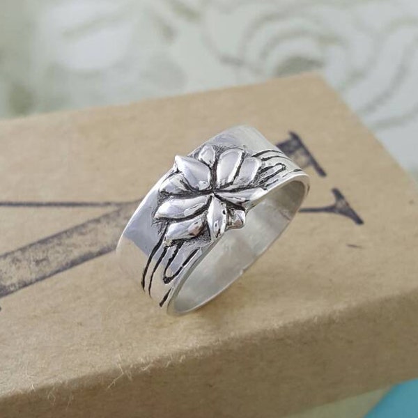 Lotus Flower Ring - Etsy