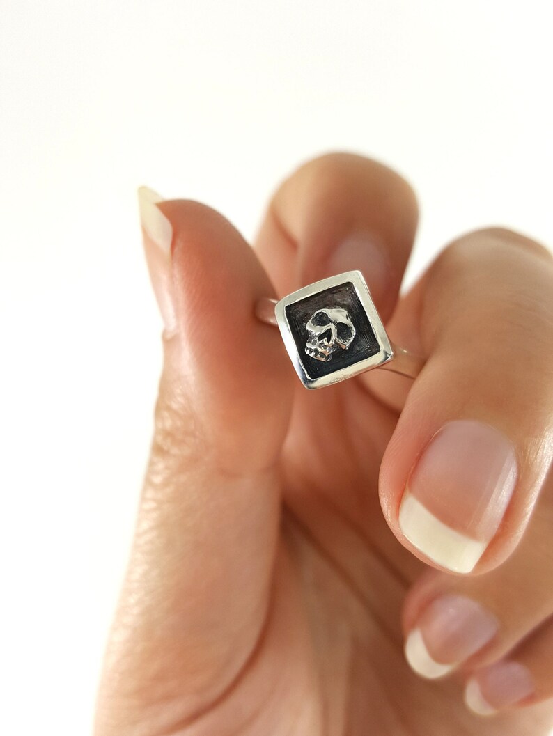 shadowbox darkened silver skull ring