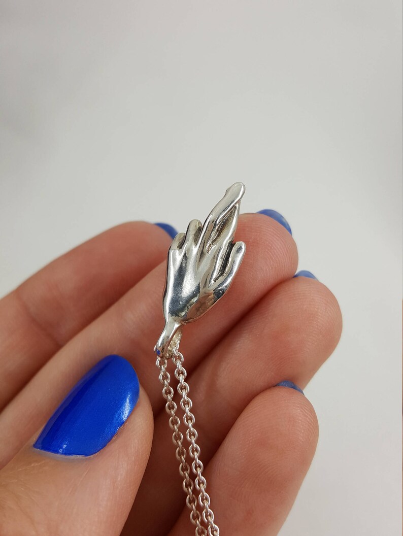 Fingers crossed necklace Clearance