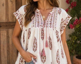 Blusa campesina bohemia bordada Knox Rose, talla M / Top con borlas color crema y lazo, estilo cottagecore boho.