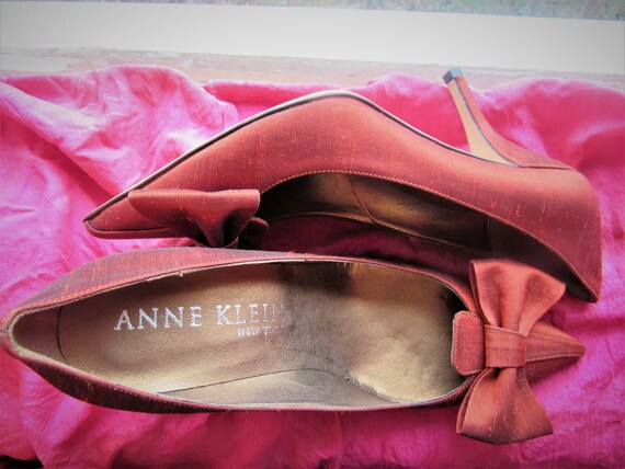 anne klein red pumps