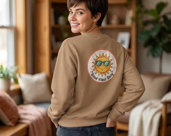 Good Vibes Only Sun, Sweatshirt | Retro sunshine sweatshirt