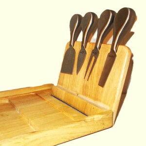 Legacy by Picnic Time Folding Bamboo Cheeseboard with Serving Tools