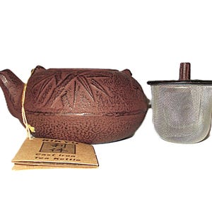 Vintage Cast Iron Tea Kettle: Japanese Tetsubin with Bamboo Leaf Motif