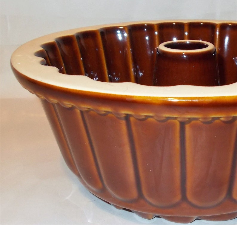 Vintage Stoneware Bundt Cake Mold with Embossed Leaves is a Baking Mold for Cake Jello Jelly Pudding and More