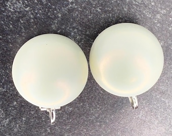 Vintage Signierte Marvella Faux Perle Ohrringe Flach Rund Silberfarben 3/4 '', Ohrclips, Vintage Ohrringe, Vintage Schmuck, Nachlass Schmuck
