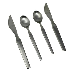 Vintage Nobility Stainless Flatware STANLEY ROBERTS 2 Dinner Knives 2 Teaspoons