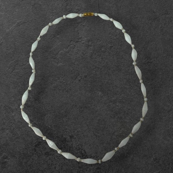 Vintage 1960s White Glass Bead Necklace Made in India New Old Stock Never Worn View 5