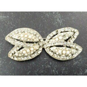 Vintage Unsigned Clear Rhinestones & Pearl Cluster Silver tone Bow Brooch, costume jewelry, vintage brooch, estate jewelry