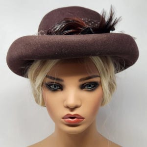 Vintage Brown Wool Felt Meril Hat With Feathers & Netting, Kentucky Derby Hat, Wedding Hat, church hat