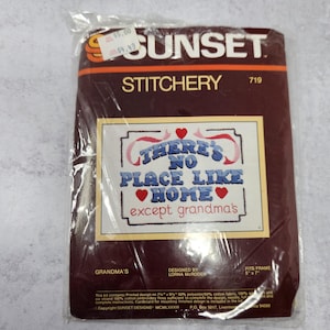 Kit de bordado vintage NUEVO de Sunset Stitchery de los años 80 n.° 719 No hay lugar como el hogar, excepto el bordado de la abuela