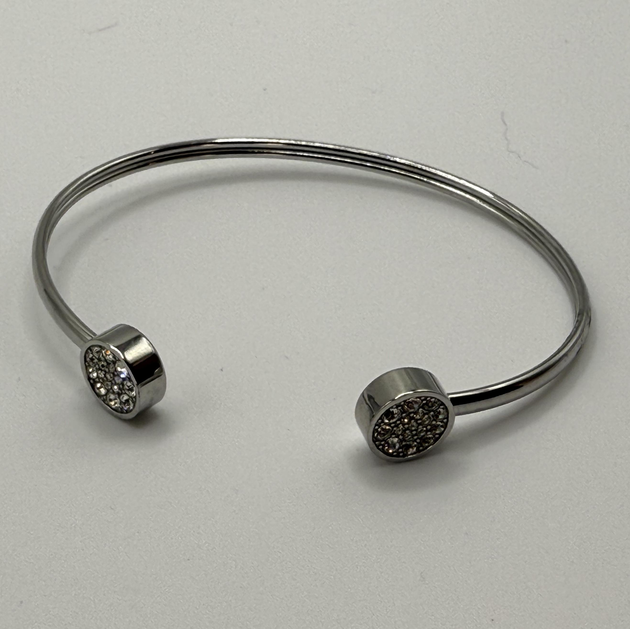 Pulsera De Acero Inoxidable Dorado Fossil Para Mujer - Brazalete Abierto, Acabado Pulido, 6.5 Cm
