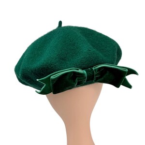 Green Velvet Beret - Etsy display picture 1