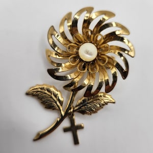 Vintage Religious Christian Flower Brooch With Dangle Cross, vintage jewelry, costume jewelry, vintage brooch, estate jewelry, 1950s brooch
