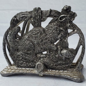 Vintage Metzke Pewter Letter Holder o Titular de la tarjeta de visita Gato jugando con tortuga, Decoración de la oficina en el hogar
