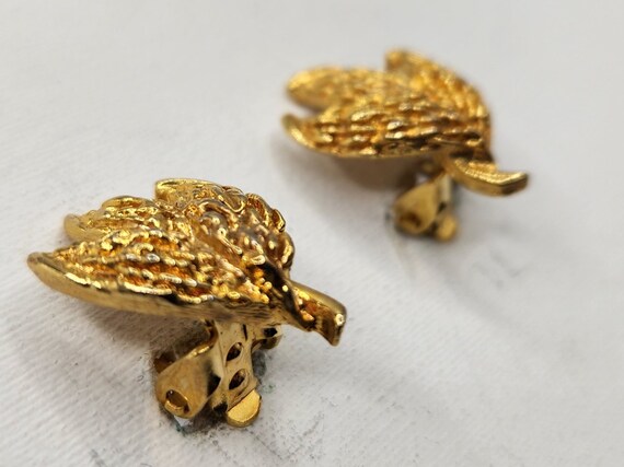 Vintage Tacoa Gold Tone Carved Textured Leaf Clip Earrings