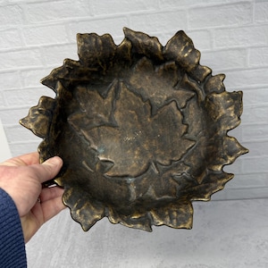 Vintage Brass HEAVY Maple Leaf Bowl made in Italy Italian, Brass Trinket Dish Tray, Brass, Vintage, Home Décor, Vintage Brass
