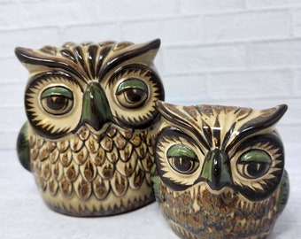 Set vintage di metà secolo 2 Carlos Villanueva? Tonala Folk Art Mexican Pottery Owl Bird, GUFI, Grande gufo, Piccolo gufo, Arte popolare messicana, MCM