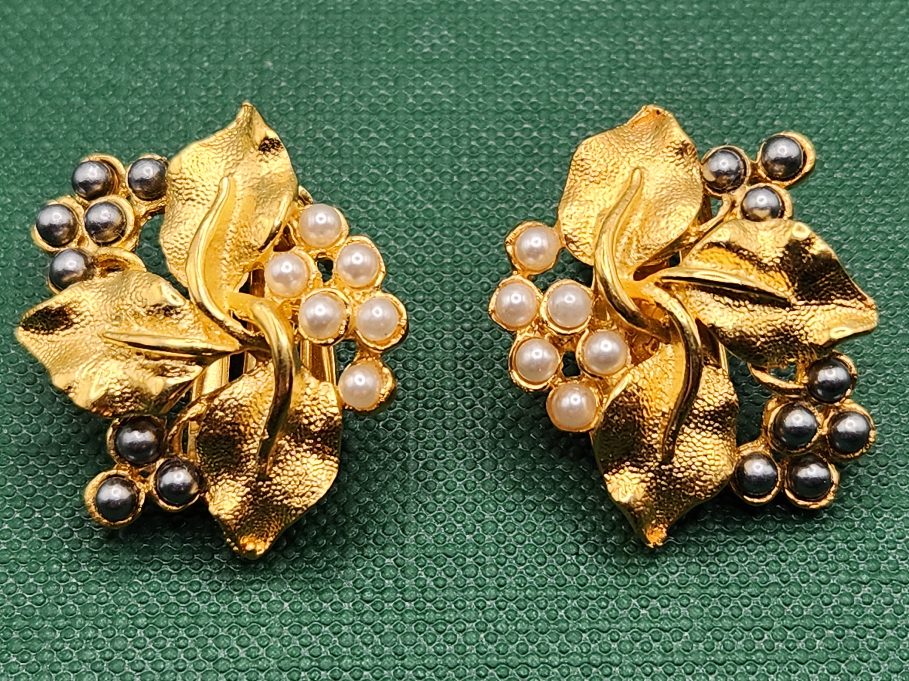 Vintage Margot Townsend Gold Tone Faux Pearl Leaf Cluster