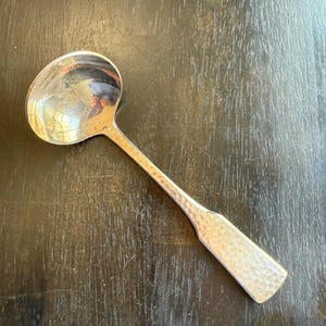 Cuchara para servir salsa vintage MNF4S Plato principal Plata japonesa, cubiertos vintage, vajilla vintage, martillado
