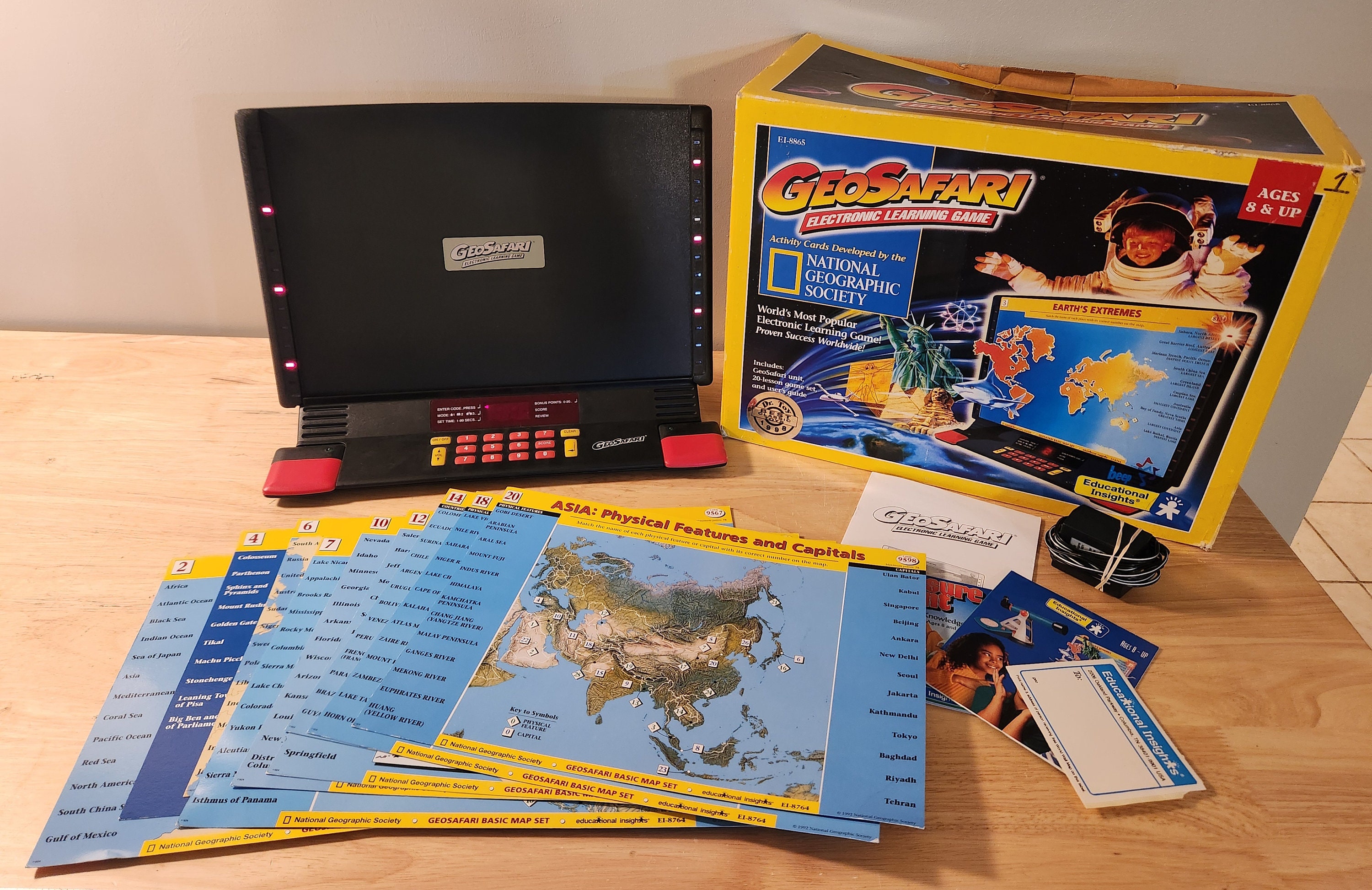 Vintage 1997 Geosafari Electronic Learning Game EI-8865 System