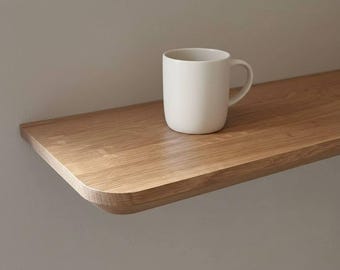 Mensola sospesa in rovere naturale – Mensola da parete con bordo dritto, mensola con staffa nascosta, arredamento minimalista in legno nordico