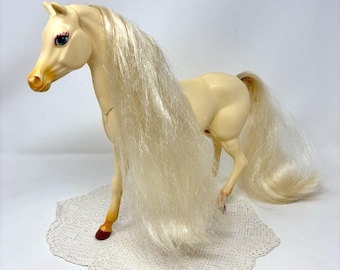 Vintage 1995 Mattel Barbie Nibbles Beige Horse Blonde Mane Magnetic Mouth 90s