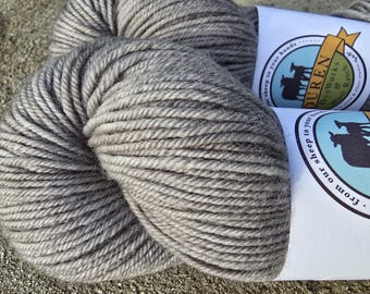 Non-super wash wool yarn, worsted weight, 218 yards, 4 ply, 100 g