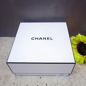 vintage chanel authentic gift box  8.50&quot;x  8.50&quot; x  3.75&quot; brand name jewelry/storage box.