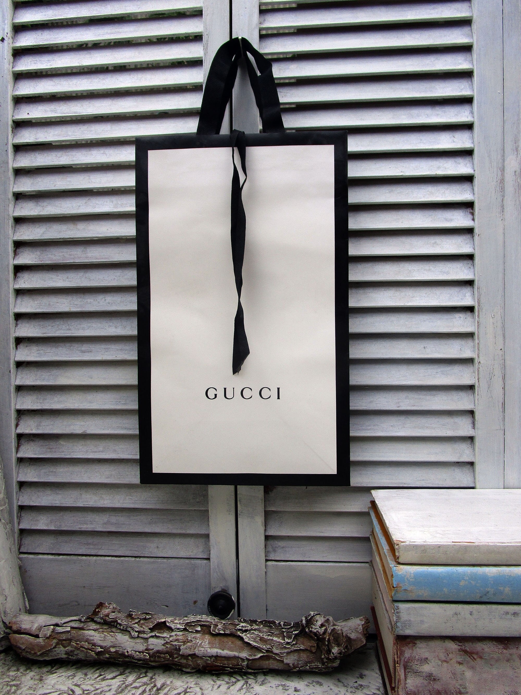 Gucci paper cheap bag white