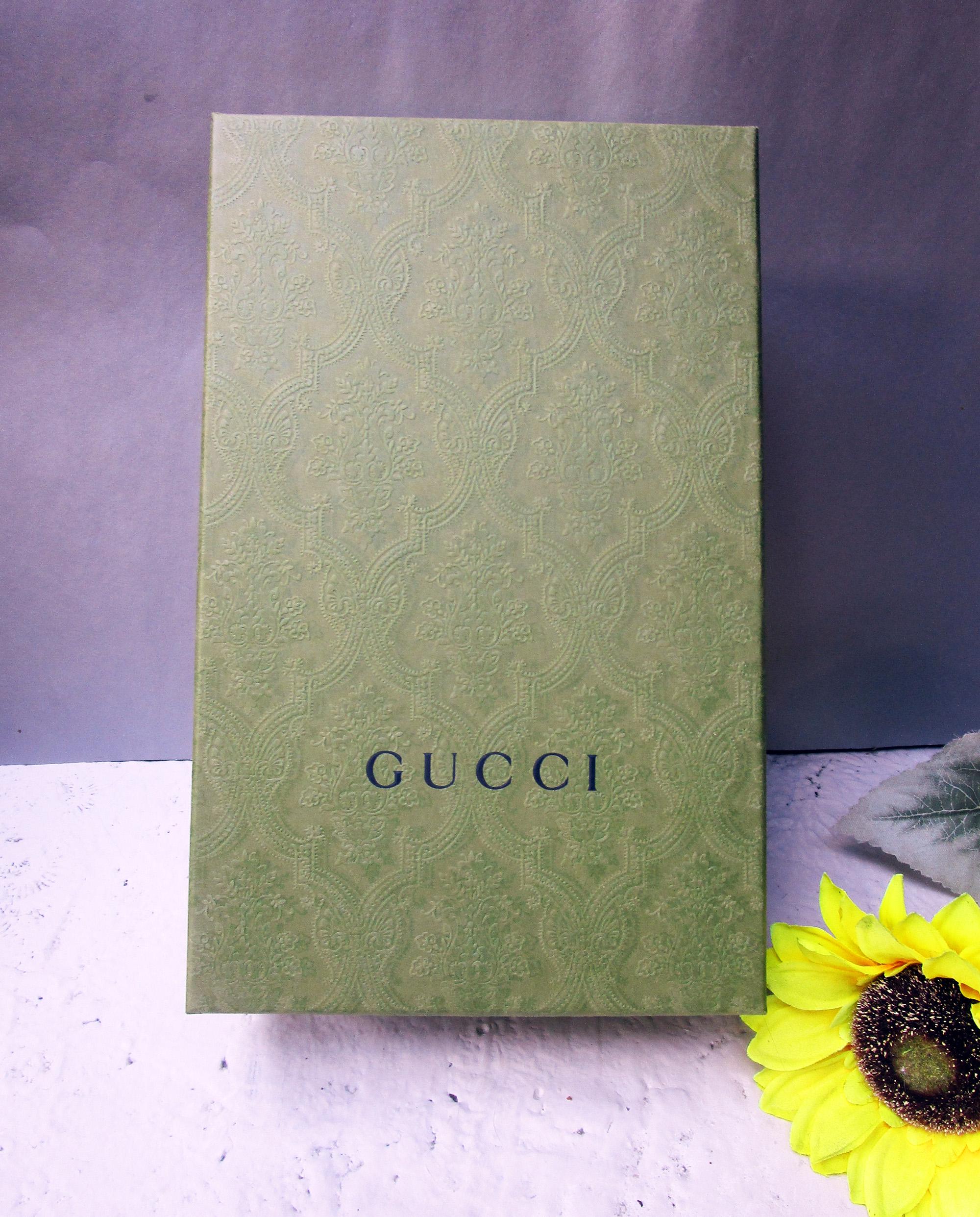 GUCCI、LV、FENDIブランド品アクセサリー、靴、服、化粧箱 Vintage Gucci Authentic Shoe Box Olive Green Texture Box 12.50