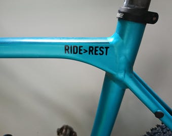 RIDE>REST - Plot / Pegatina o Transferencia Termoadhesiva / Parche Termoadhesivo / Plot Textil – para bicicletas de carreras, bicicletas o camisetas, gorras, bolsos, regalo para triatletas