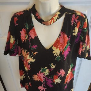 Blusa floral negra para mujer Maeve de Anthropologie, talla pequeña EUC imagen 1