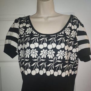 anthropologie Maeve Womens Trixie crop Sweater Blk Wht Cherries Size 1X image 6