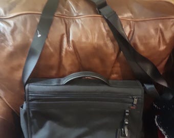 Tumi Black 15" Messenger Bag Soft Case Ballistic Nylon Men Laptop Work