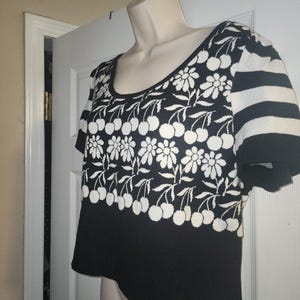 anthropologie Maeve Womens Trixie crop Sweater Blk Wht Cherries Size 1X image 5