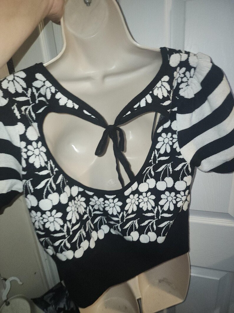 anthropologie Maeve Womens Trixie crop Sweater Blk Wht Cherries Size 1X image 16