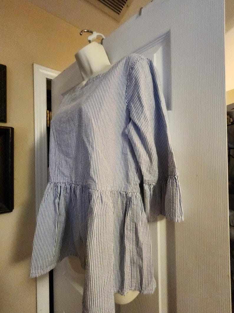 anthropologie Haley and The Hound Women's Seersucker Button Back Top Size Small image 9