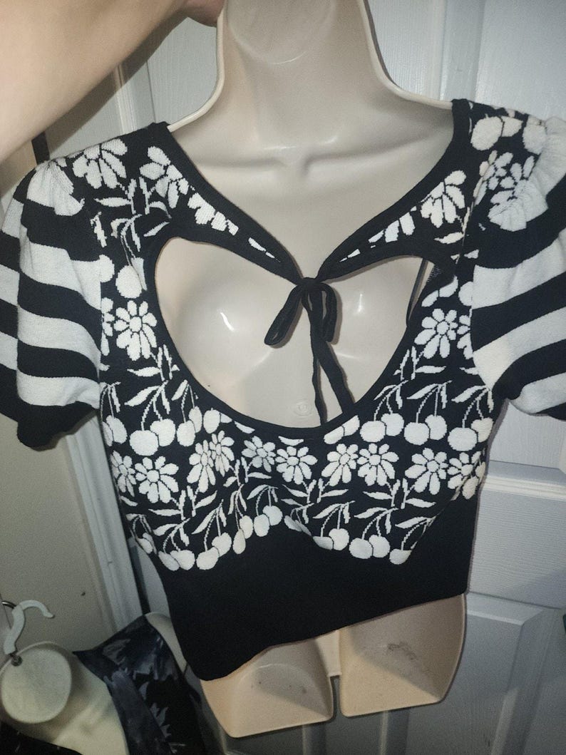 anthropologie Maeve Womens Trixie crop Sweater Blk Wht Cherries Size 1X image 15