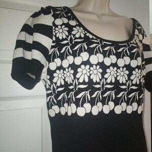anthropologie Maeve Womens Trixie crop Sweater Blk Wht Cherries Size 1X image 17