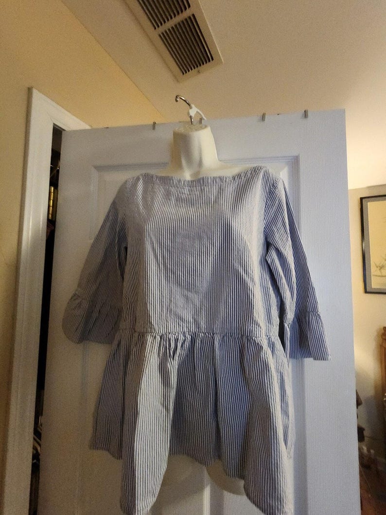 anthropologie Haley and The Hound Women's Seersucker Button Back Top Size Small image 1